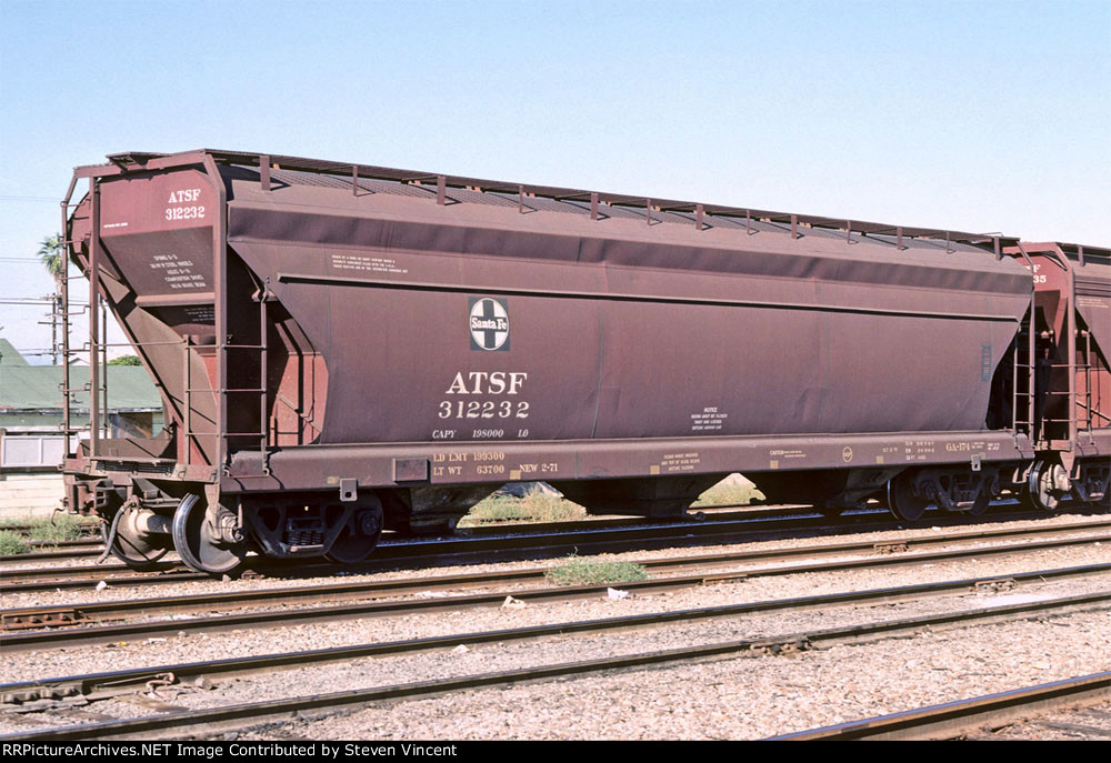 Santa Fe covered hopper ATSF #312232